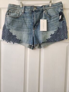Lucky Brand Light Wash Denim Shorts with Blue Lace Appliqué - Women's 18